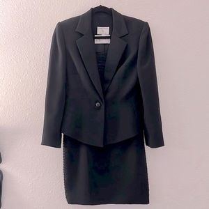 Lane Davis Suit Dress with beading on dress in front and sides, 6, IMMACULATE